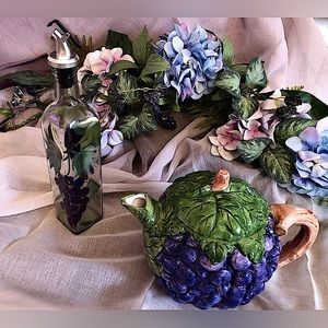 Grape Kitchen Decor/Supplies